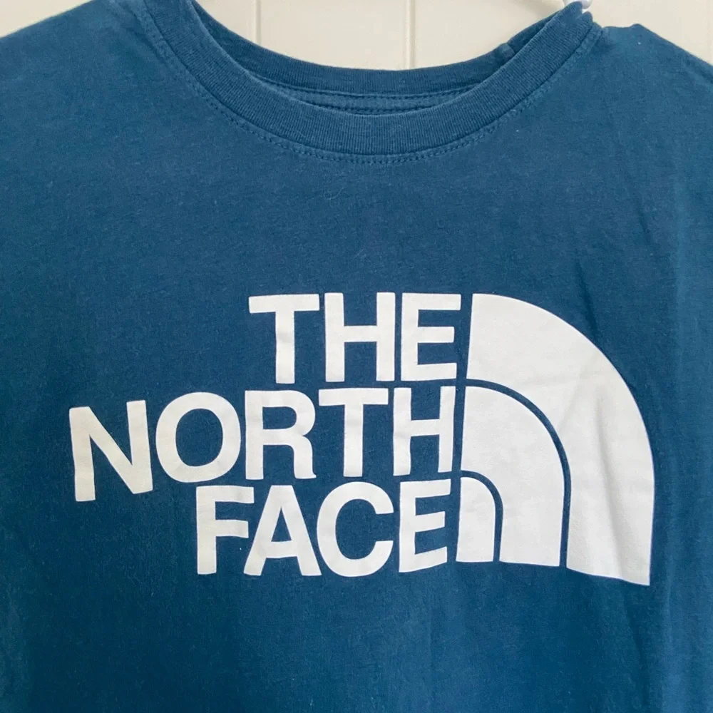 EUC The North Face men’s blue white‎ logo decal tshirt small